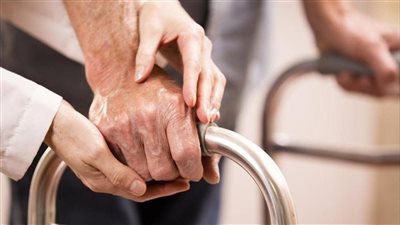 دار الإفتاء: بر الوالدين من أعظم القربات إلى الله سبحانه وتعالى ( فيديو)