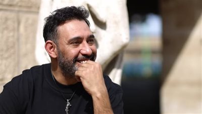 عمرو مصطفى يتصدر ترند منصة 