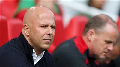 غرامة وإيقاف تعرقل طموحات ليفربول نحو لقب الدوري الإنجليزي