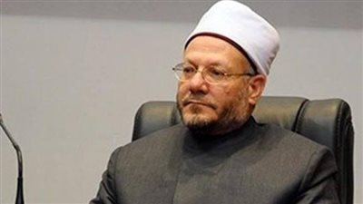 حكم الاحتفال وشراء الهدايا فى عيد الأم .. المفتي السابق يجيب 