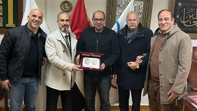 رئيس اتحاد الشراع والتجديف القطري يشيد 