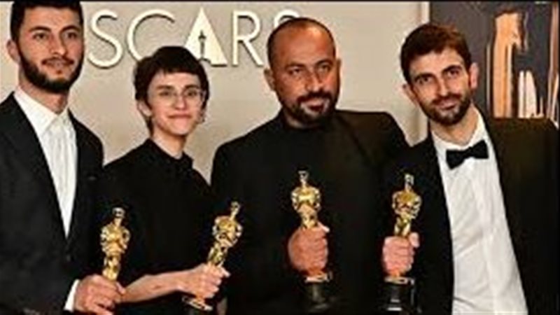 صناع فيلم لا أرض