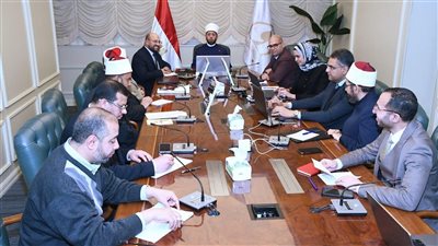 وزير الأوقاف يعقد اجتماعا موسَّعا لمتابعة إجراءات إطلاق منصة الأوقاف الرقمية