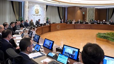 رئيس الوزراء يكشف أخر مستجدات المؤشرات والمشروعات الاقتصادية (فيديو)