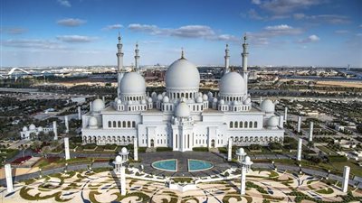 جامع الشيخ زايد الكبير.. عبقرية التصميم وفخامة البناء