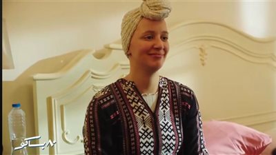 من هي مي ماكسويل 