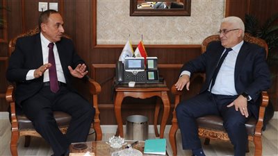عوض يستقبل سلامة لحل المشكلات  التأمينية للصحفيين في الصحف المتوقفة