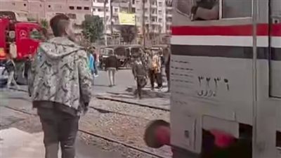 انتظام حركة قطارات السكة الحديد بعد السيطرة علي حريق قطار بضائع بأسوان