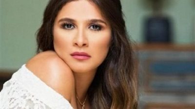 متعشمين .. رسالة غامضة من ياسمين عبد العزيز ردا على أحمد العوضى 