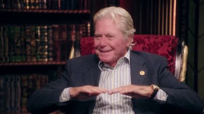 حسين فهمي: ظلمت زوجتي الأولى.. وبعض زيجاتي سببها طمع الزوجة في شهرتي (فيديو)