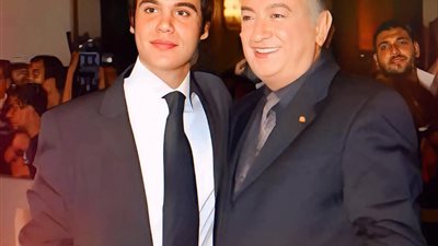 الفنان محمد إمام ينشر صورة مع الفنان الراحل نور الشريف