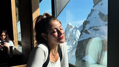 بدون فلتر.. هيدي كرم تخطف أنظار جمهورها بهذه الإطلالة