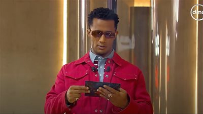 محمد رمضان يفاجئ متسابقًا بجائزة 100 ألف جنيه بمناسبة عيد الأم