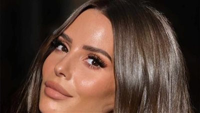 في جلسة تصوير.. إيمان العاصي تحتفل بيوم المرأة العالمي