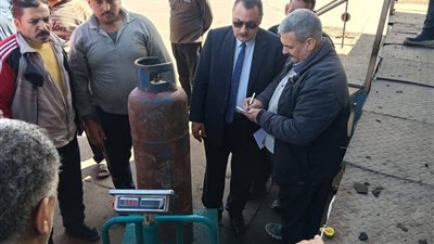 حملات تموينية مكبرة لضبط الأسواق والمخابز والمستودعات في محافظة دمياط 