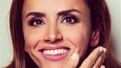 التحقيق فى واقعة اتهام والدة الفنانة علا رشدى خادمتها بسرقةعشرة آلاف دولار 