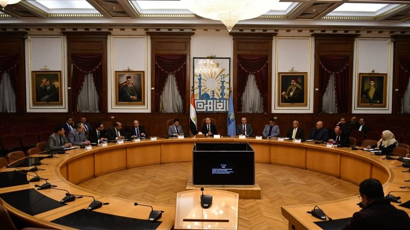 وزير الشباب والرياضة