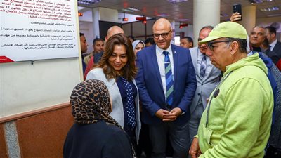وزيرة التنمية المحلية ومحافظ القليوبية يتفقدان المركز التكنولوجي بالخانكة لمتابعة تقديم الخدمات للمواطنين