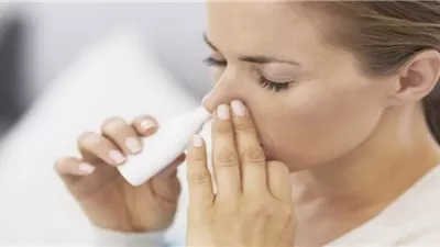 ما حكم استخدام القطرات أثناء الصيام؟.. أمين الفتوى يجيب (فيديو)