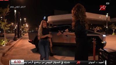 رامز جلال لـ ريم مصطفى : «أنا مش عارف  لابسه جزمة ولا رجل بطريق» 