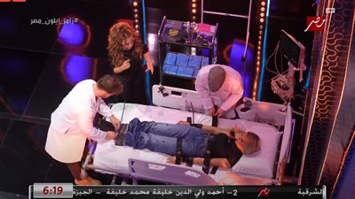 رامز جلال يتوعد ريم مصطفى :«استحملي بقى عندنا سرير حلو هيريحك أوي»