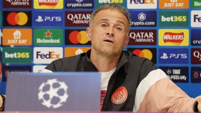 مباراة مجنونة .. لويس إنريكي يدافع عن «دوناروما» ويشكك في التحكيم