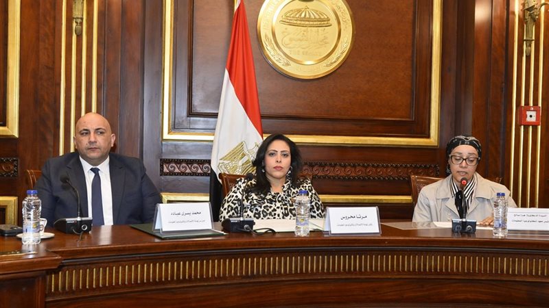 لجنة الاتصالات وتكنولوجيا