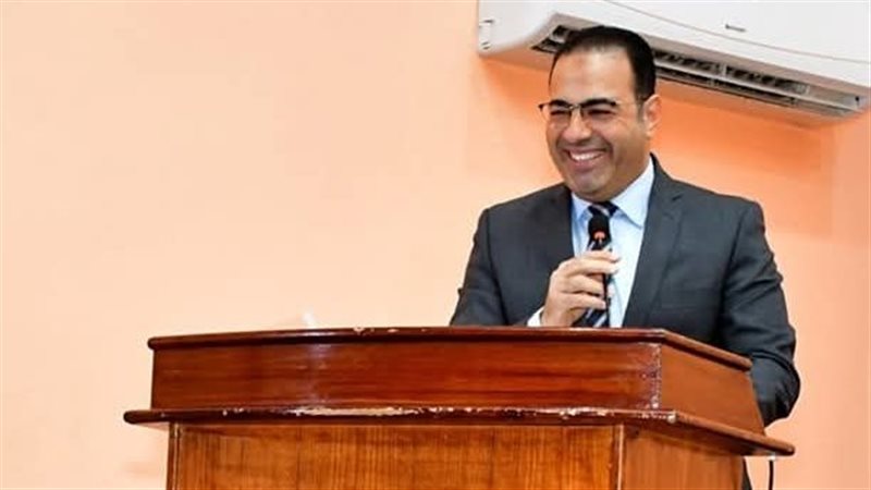 دكتور محمود حسين