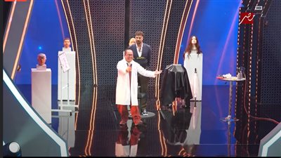 رامز جلال ساخرًا من مصطفي أبو سريع: « ساب الفن وقلب رقاصة»