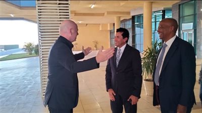 وزير الشباب والرياضة يستقبل رئيس فيفا لحضور الجمعية العمومية للكاف