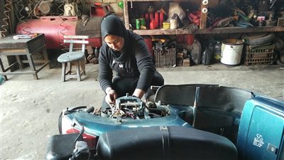 الأسطى غرام..ميكانيكية فيسبا بشبرا بابل..تتحدى التنمر وتحلم بمراكز صيانة تغزو الغربية