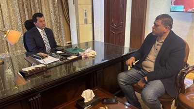 وزير الرياضة يبحث مع رئيس اتحاد اليد خطط تطوير اللعبة وإعداد المنتخبات