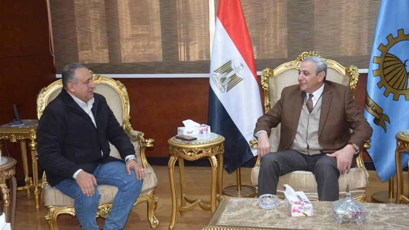 محافظ الغربية مع
