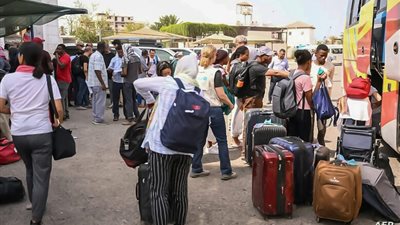 السودانيون في مصر.. بين ضغوط المعيشة ورحلة العودة إلى الوطن