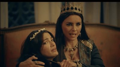 نور اللبنانية توجه سؤالا للجمهور: 