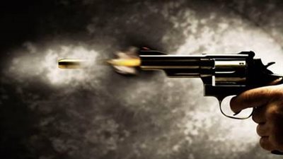 الشك القاتل.. أطلق الرصاص على زوجته أثناء نومها بين أطفالهما 