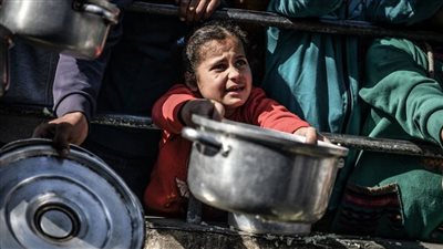 استمرارًا لسياسة التجويع.. باحث فلسطينى: «الموت أصبح اجباريًا في غزة» 