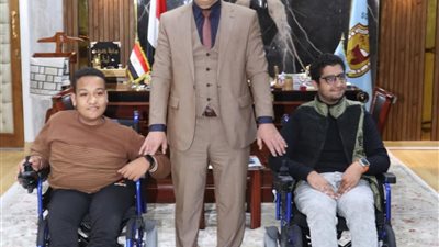لدمجهم في المجتمع الجامعي.. كراسي كهربائية من جامعة سوهاج للطلاب ذوي الهمم