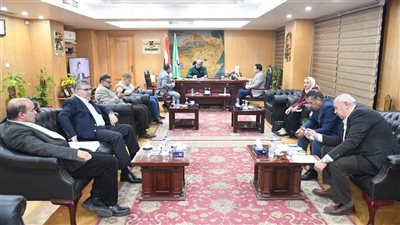 محافظ الفيوم وأعضاء مجلسي النواب والشيوخ يبحثون شكاوى ومطالب المواطنين