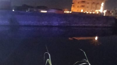 نجاة سائق من الموت بعد سقوط سيارة نقل فى ترعة المريوطية بالبدرشين  