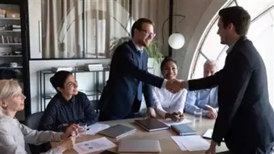 كيفية وضع حدود صحية مع رئيسك فى العمل.. دليل للحفاظ على التوازن المهني والشخصي