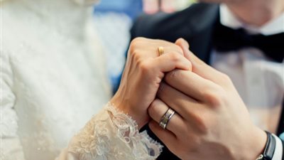 هل الأمان المادي يعتبر العامل الأساسي في الحياة الزوجية؟