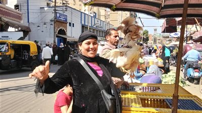 «أم حنين» 25 سنة من الشقاء.. تساعد الغلابة وتحلم بامتلاك محل خاص