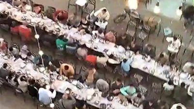 التوفيقية كلها بتفرح .. أطول مائدة إفطار بمشاركة ١٢ألف فرد في دمياط 