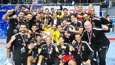 محمود الخطيب يهنئ رجال يد الأهلي ببطولة السوبر المصري