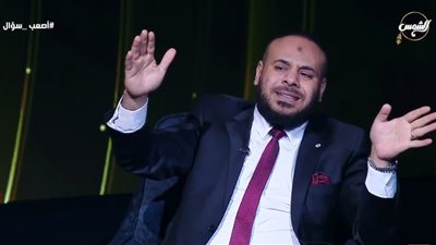 «عالم أزهري» يقلب الموازين: فلوس لعيبة الكرة حرام (فيديو)