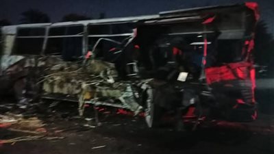 مصرع إثنين وإصابة 18 فى حادث تصادم أتوبيس مع جرار زراعى بقنا