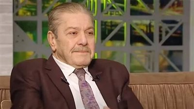   من ضابط شرطة إلى 