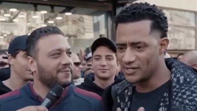 اسمه مميز.. محمد رمضان يهدي 100 ألف جنيه لرجل وزوجته في مدفع رمضان