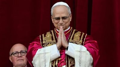 الفاتيكان يجري مراسم تنصيب البابا ليوالرابع عشر في قداس كبير بساحة القديس بطرس